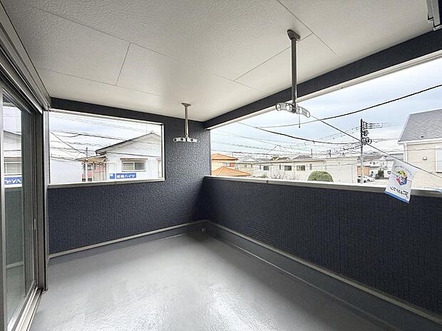 ■ 心地よい風と光を感じる、くつろぎのバルコニー