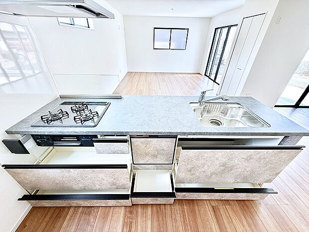 ■料理がもっと楽しくなる、快適なキッチン空間