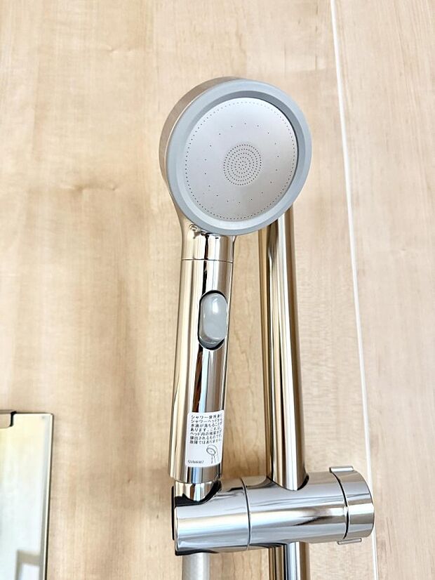 ■手元で簡単に止水できるため、水の無駄遣いを減らすことができます。