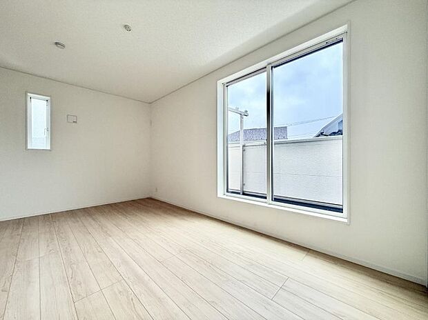 1号棟 ■落ち着いた色合いのお部屋で穏やかな時間を楽しめます