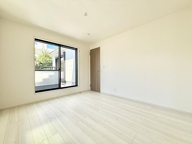 2号棟 ■落ち着いた色合いのお部屋で穏やかな時間を楽しめます