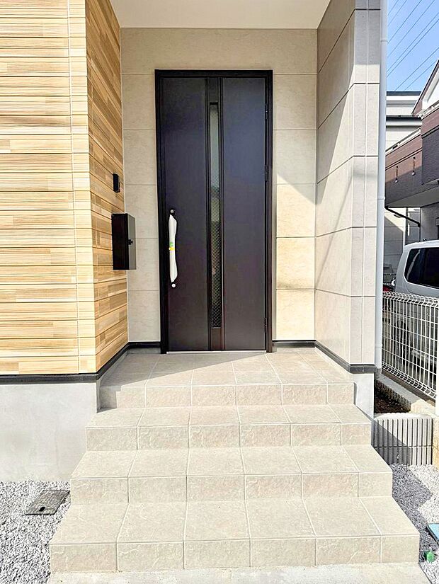 ■ 心地よい暮らしへとつながる、温かい玄関