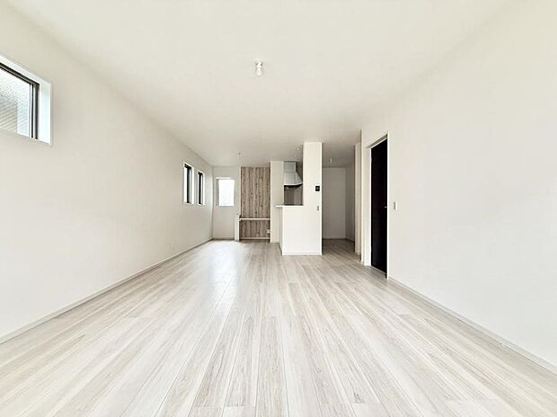 ■くつろぎと笑顔が集まる、心温まるリビング