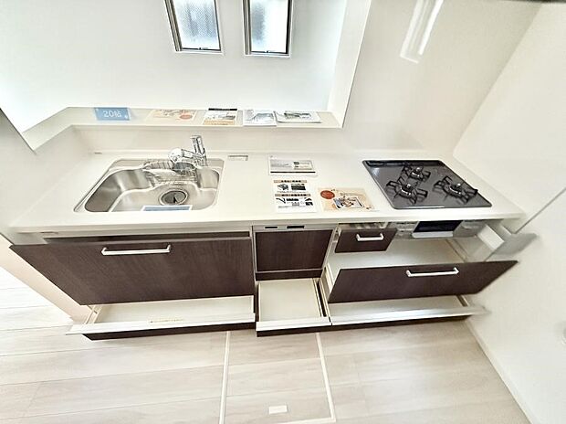 ■家族の絆を深める、温もりのあるキッチン