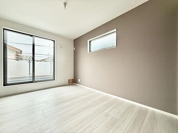 2号棟 ■落ち着いた色合いのお部屋で穏やかな時間を楽しめます
