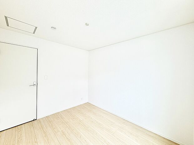 2号棟 ■落ち着いた色合いのお部屋で穏やかな時間を楽しめます