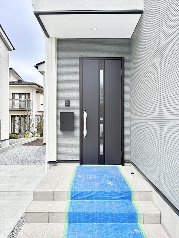 ■ 心地よい暮らしへとつながる、温かい玄関