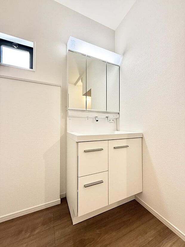 ■明るい洗面所は毎朝の歯磨きも楽しくできちゃいそうです♪