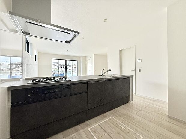 ■シンプルで機能的、毎日使いやすいキッチン