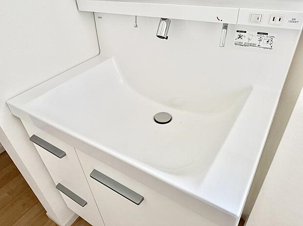 ■手洗いや顔を洗う時も快適に使える便利なシャワー