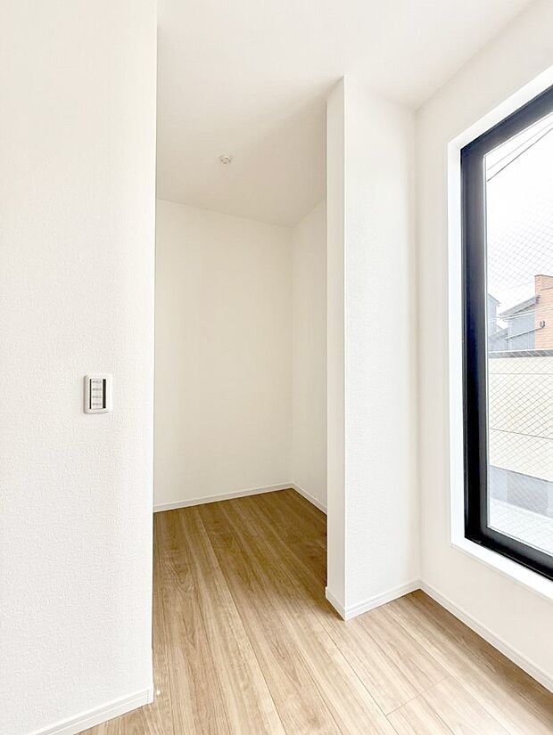 ■WIC付きで衣類も荷物もまとめて収納できる便利な空間です