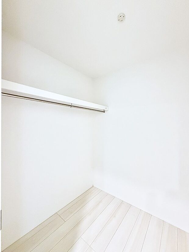 4号棟  ■WIC付きで衣類も荷物もまとめて収納