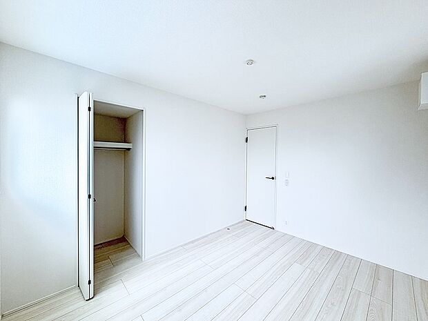 4号棟  ■清潔感あふれるお部屋で毎日を快適に過ごせます