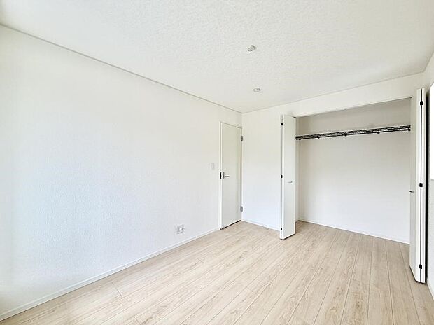 1号棟 ■窓の配置や通気性の良い設計で部屋の空気がこもらず、常に新鮮な空気が流れます