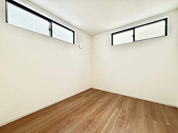 ■シンプルな空間で、収納付きベッドやデスクなど、多機能な家具を活用しやすいです