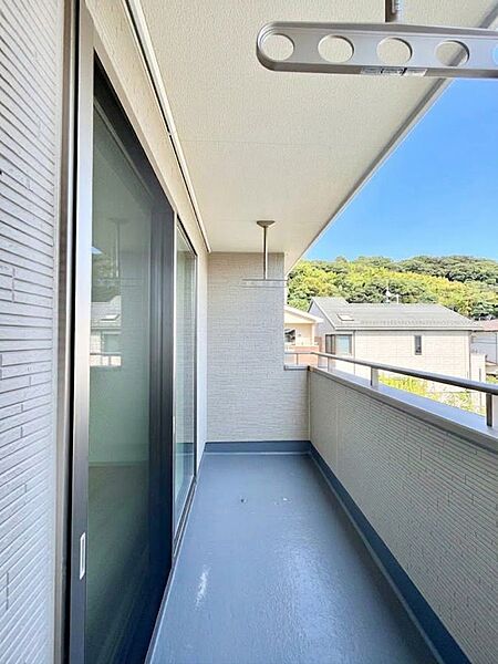 7号棟  ■ 季節の移ろいを感じられる開放的な空間です