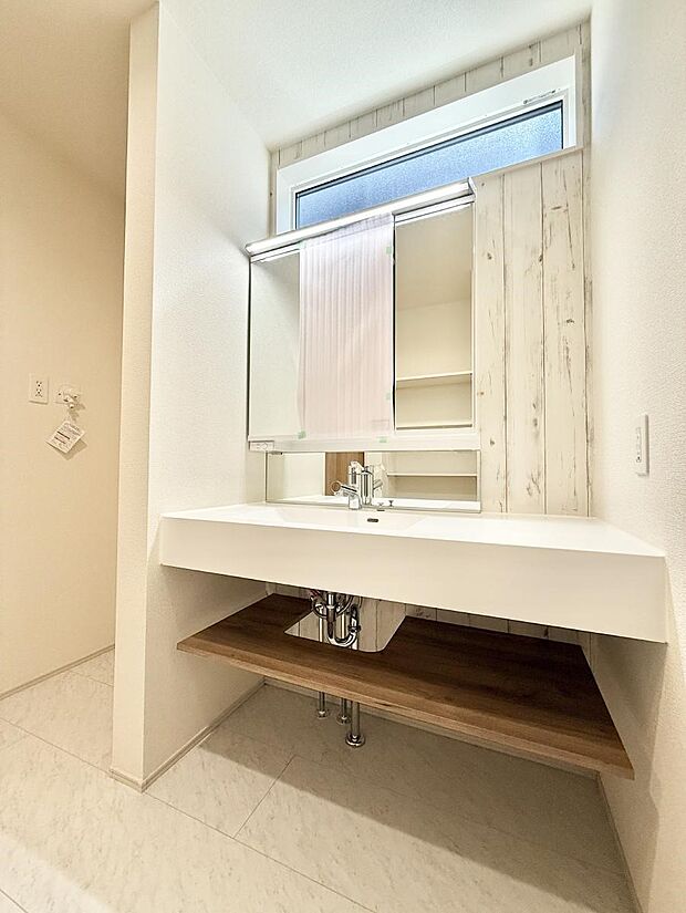 3号棟 ■朝の準備がスムーズにできる広さです