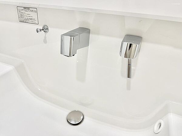 ■手洗いや顔を洗う時も快適に使える便利なシャワー