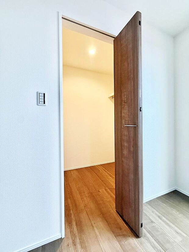 ■WIC付きで衣類も荷物もまとめて収納