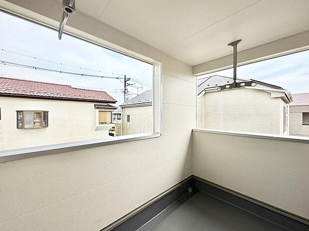 4号棟 ■ 季節の移ろいを感じられる開放的な空間です