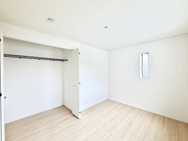 4号棟  ■落ち着いた色合いのお部屋で穏やかな時間を楽しめます