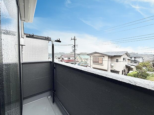 2号棟 ■ 季節の移ろいを感じられる開放的な空間です