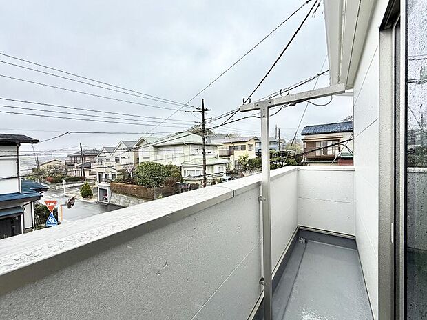 1号棟 ■ 季節の移ろいを感じられる開放的な空間です