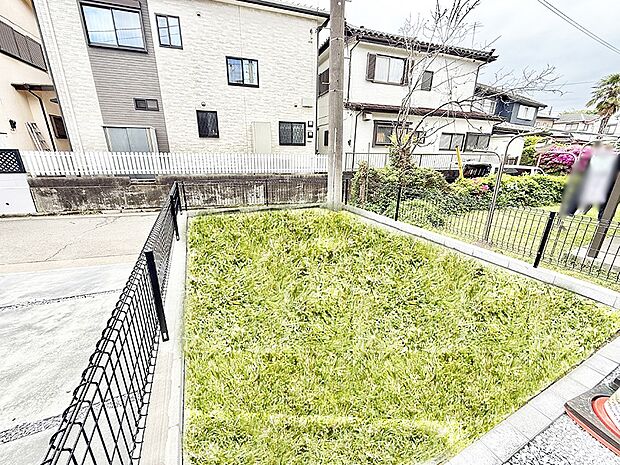 1号棟 ■庭付き住宅は多様な使用用途で活用できます (芝生はイメージです)
