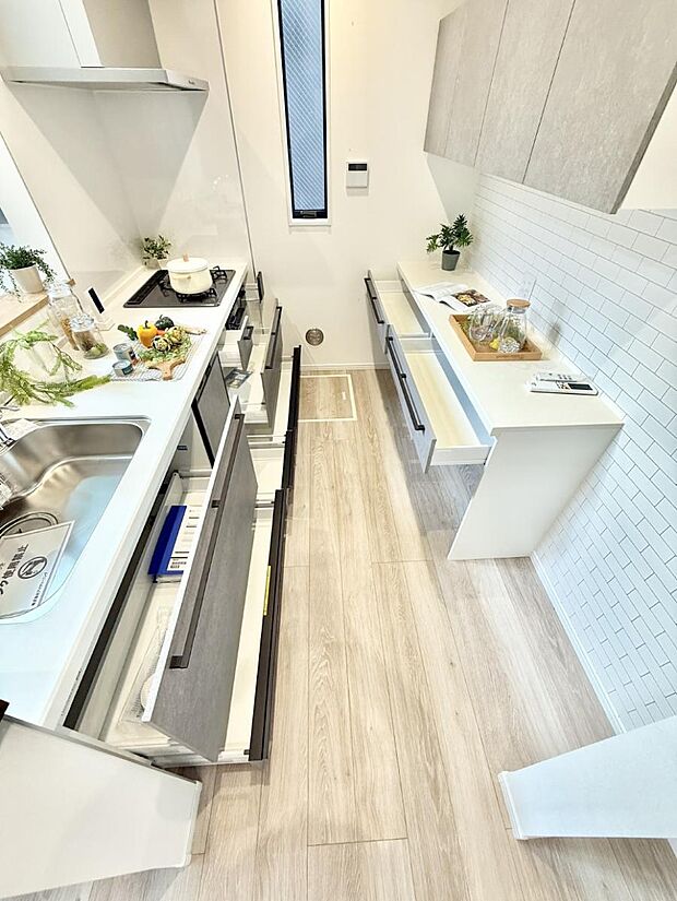 ■家族の絆を深める、温もりのあるキッチン