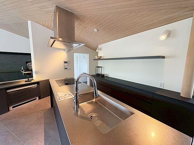 ■使いやすさとデザインが融合した、快適なキッチン