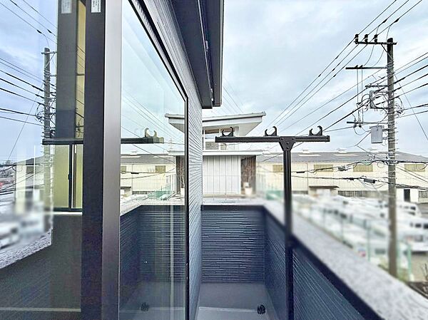 2号棟  ■ 季節の移ろいを感じられる開放的な空間です