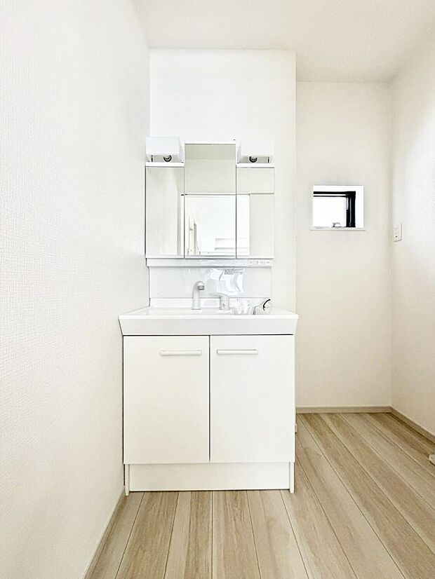2号棟 ■明るい洗面所は毎朝の歯磨きも楽しくできちゃいそうです♪