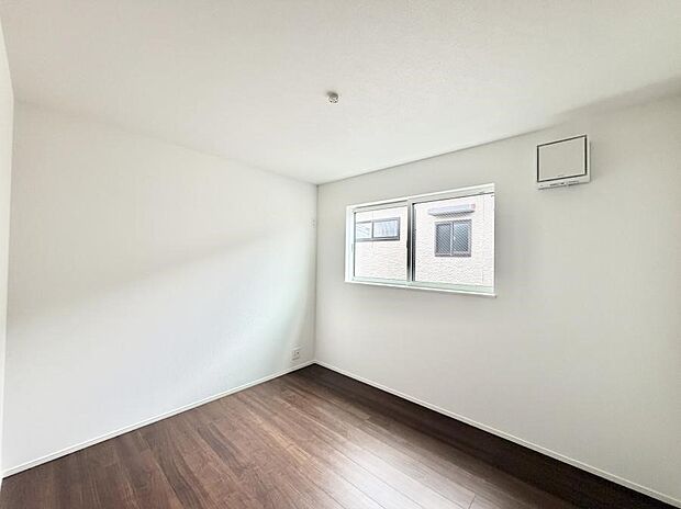 2号棟  ■落ち着いた色合いのお部屋で穏やかな時間を楽しめます