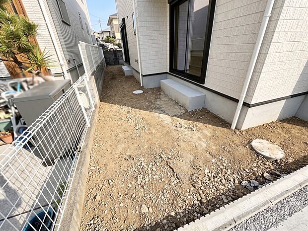 A号棟 ■季節の移ろいを感じられる、落ち着いた雰囲気の屋外空間
