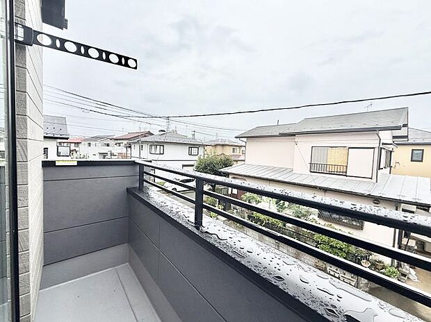 2号棟  ■ 季節の移ろいを感じられる開放的な空間です