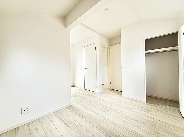 2号棟  ■落ち着いた色合いのお部屋で穏やかな時間を楽しめます