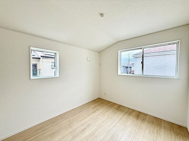 1号棟 ■落ち着いた色合いのお部屋で穏やかな時間を楽しめます