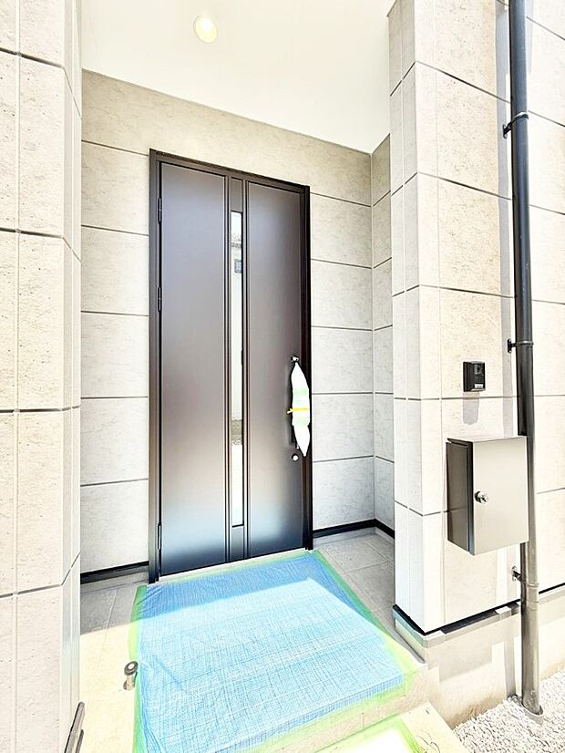 1号棟  ■ シンプルで美しく、住まいの第一印象を彩る玄関です