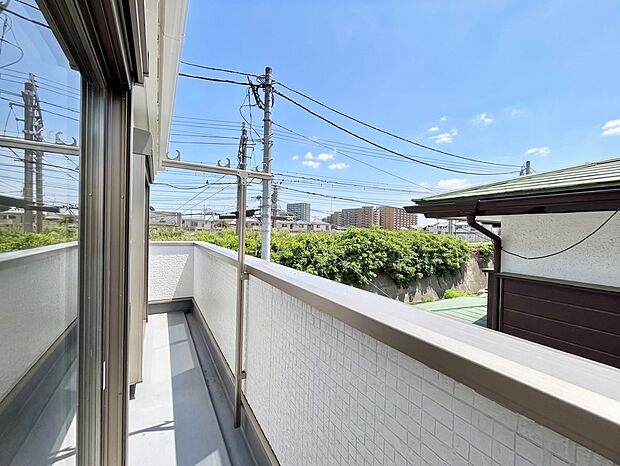 1号棟 ■ 季節の移ろいを感じられる開放的な空間です