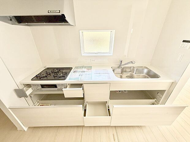 1号棟 ■シンプルで機能的、毎日使いやすいキッチン