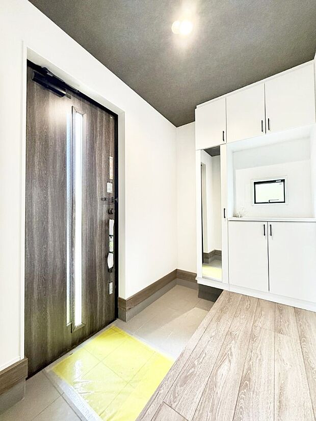 1号棟 ■ ここから始まる一日、すっきり整った玄関