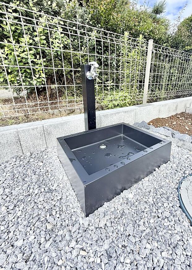 1号棟 ■ガーデニングや洗車などの際に大活躍な屋外立水栓