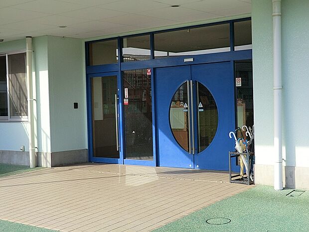 幼稚園・保育園 500m リスブラン保育園