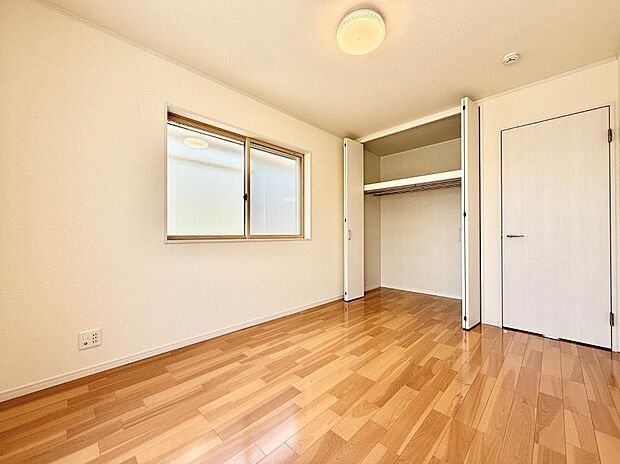 A号棟 ■落ち着いた色合いのお部屋で穏やかな時間を楽しめます