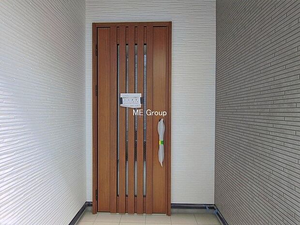 ■ シンプルで美しく、住まいの第一印象を彩る玄関です