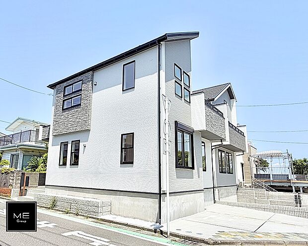 1号棟 ■ シンプルで美しく、住まいの第一印象を彩る玄関です