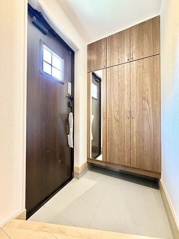 1号棟 ■ ここから始まる一日、すっきり整った玄関