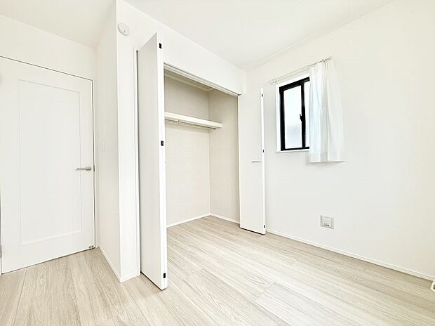 1号棟 ■落ち着いた色合いのお部屋で穏やかな時間を楽しめます