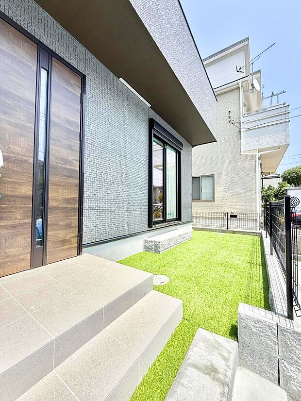 1号棟 ■暮らしに潤いを与える、緑が取り入れられた住まいです