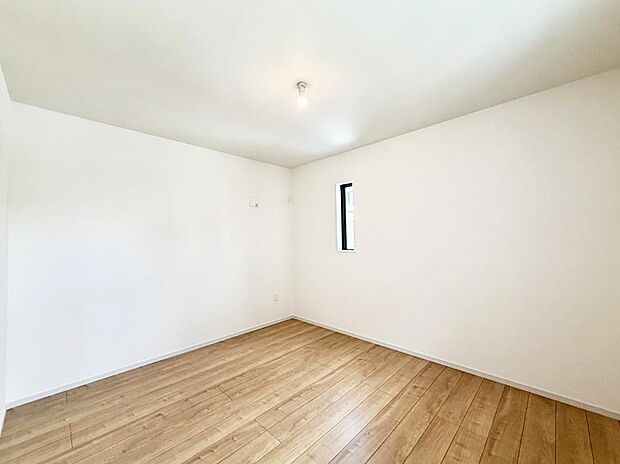 1号棟  ■落ち着いた色合いのお部屋で穏やかな時間を楽しめます